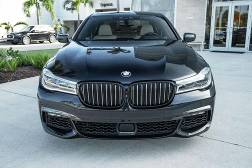 2019 BMW 750 i