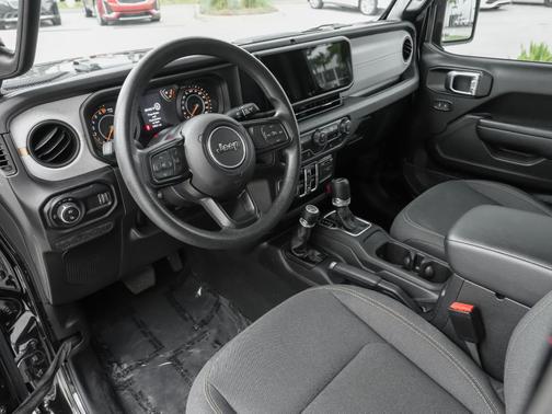 Black Clearcoat 2024 Jeep Gladiator Nighthawk