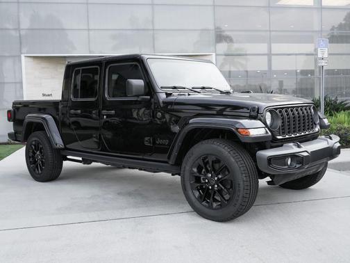 Black Clearcoat 2024 Jeep Gladiator Nighthawk