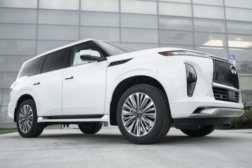 Radiant White 2026 INFINITI QX80 Luxe SUV