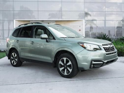 Jasmine Green Metallic 2018 Subaru Forester 2.5i Limited