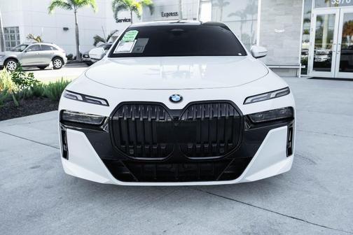 2023 BMW 740 i