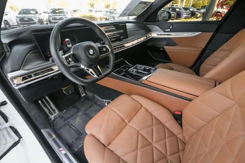 2023 BMW 740 i