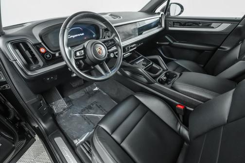 2024 Porsche Cayenne Base
