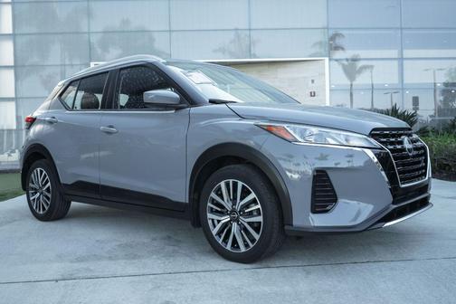 2022 Nissan Kicks SV