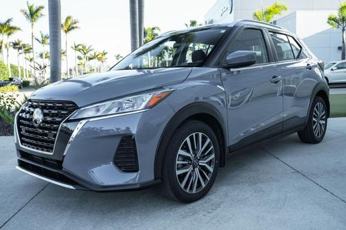 2022 Nissan Kicks SV