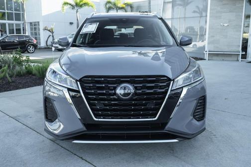 2022 Nissan Kicks SV