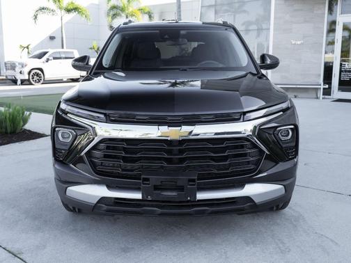 Mosaic Black Metallic 2025 Chevrolet Trailblazer LT