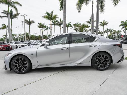 Iridium 2023 Lexus IS 350 F SPORT Design