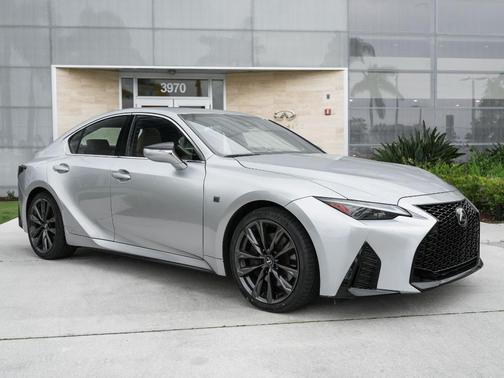 Iridium 2023 Lexus IS 350 F SPORT Design
