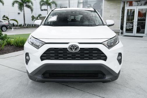 2020 Toyota RAV4 XLE