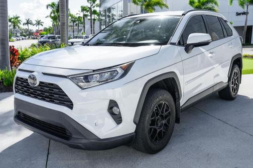 2020 Toyota RAV4 XLE
