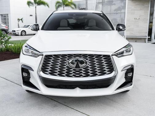 Radiant White 2025 INFINITI QX55 LUXE