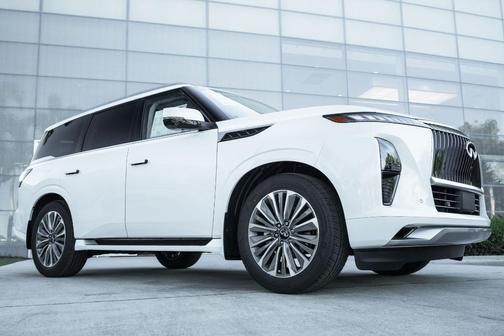 2026 INFINITI QX80 Luxe