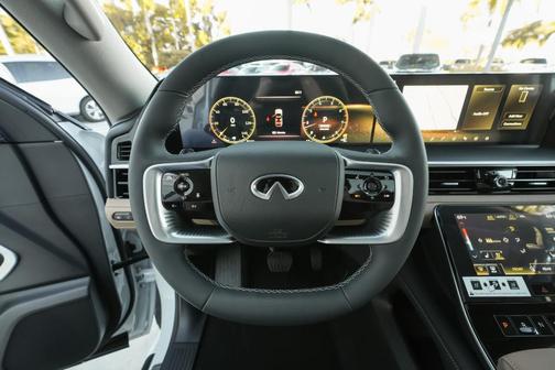 2026 INFINITI QX80 Luxe