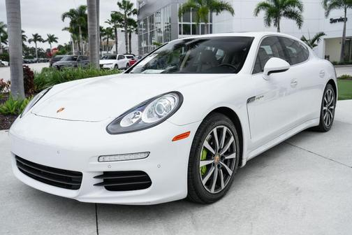 2016 Porsche Panamera S