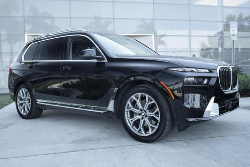 2025 BMW X7 xDrive40i
