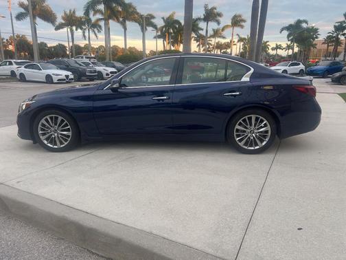 2023 INFINITI Q50 LUXE
