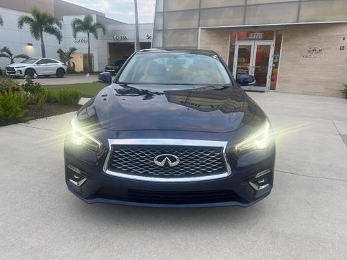 2023 INFINITI Q50 LUXE