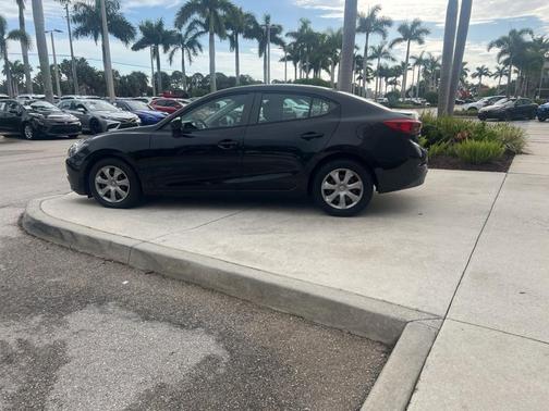 2014 Mazda Mazda3 i Sport