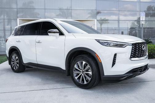 Glacier White 2024 INFINITI QX60 Pure