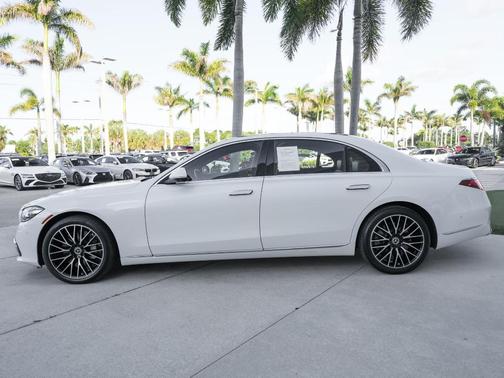 MANUFAKTUR Moonlight White Metallic 2024 Mercedes-Benz S-Class S 580 4MATIC