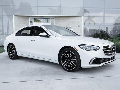 MANUFAKTUR Moonlight White Metallic 2024 Mercedes-Benz S-Class S 580 4MATIC