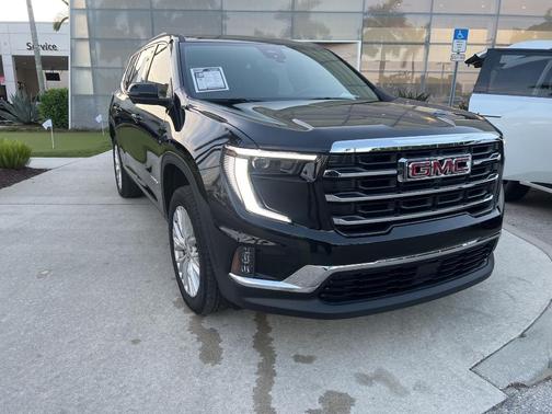 2024 GMC Acadia Elevation