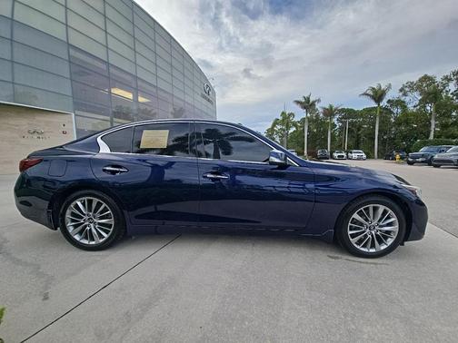 2022 INFINITI Q50 LUXE