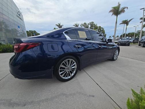 2022 INFINITI Q50 LUXE