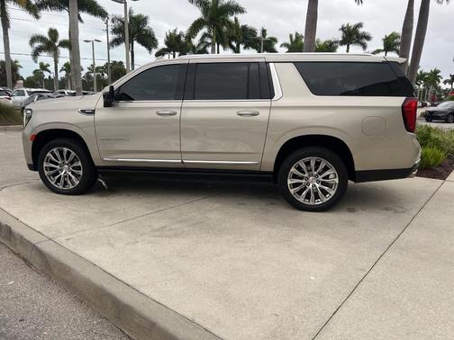 2023 GMC Yukon XL Denali
