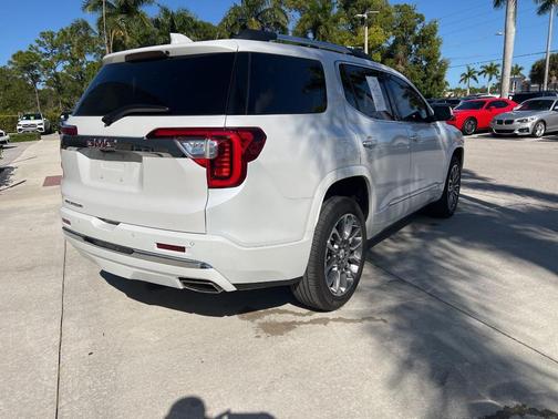 2023 GMC Acadia Denali