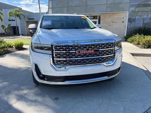 2023 GMC Acadia Denali