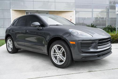 2022 Porsche Macan Base