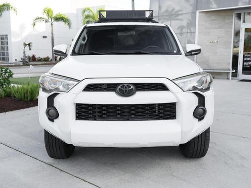 Super White 2018 Toyota 4Runner SR5
