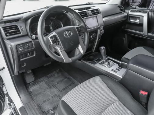 Super White 2018 Toyota 4Runner SR5