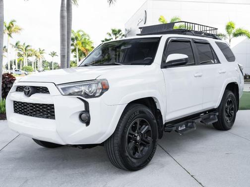 Super White 2018 Toyota 4Runner SR5