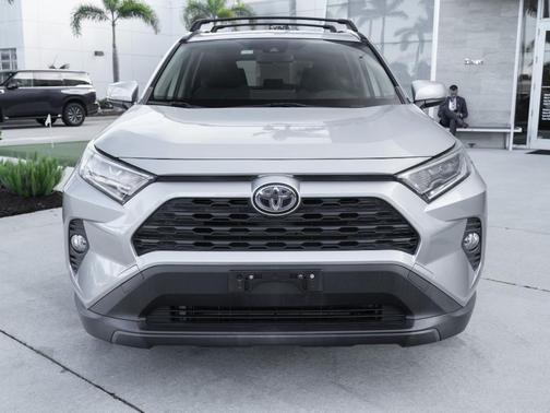 Silver Sky Metallic 2019 Toyota RAV4 Hybrid XLE