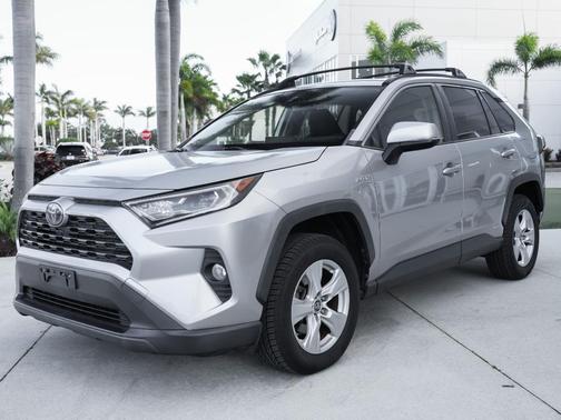 Silver Sky Metallic 2019 Toyota RAV4 Hybrid XLE