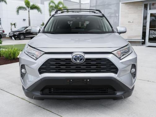 Silver Sky Metallic 2019 Toyota RAV4 Hybrid XLE