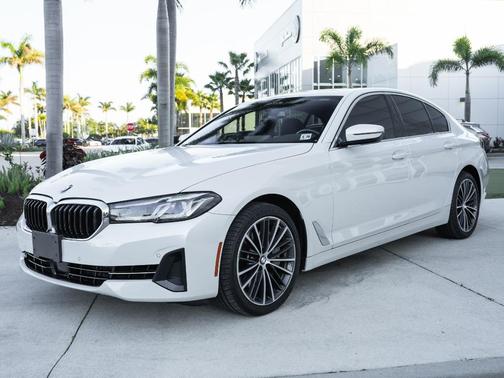 Mineral White Metallic 2023 BMW 540 i xDrive