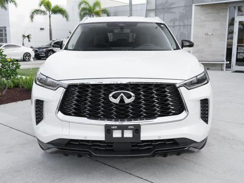 Majestic White 2023 INFINITI QX60 Luxe