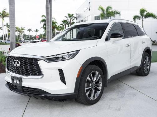 Majestic White 2023 INFINITI QX60 Luxe