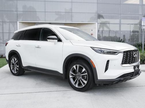 Majestic White 2023 INFINITI QX60 Luxe