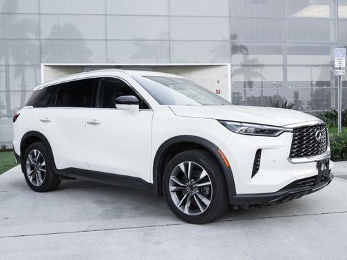 Majestic White 2023 INFINITI QX60 Luxe