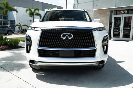 2026 INFINITI QX80 Luxe
