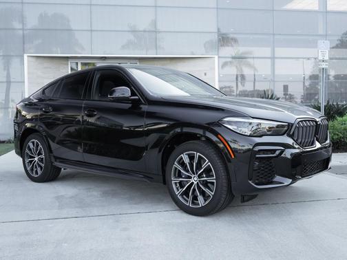 Black Sapphire Metallic 2023 BMW X6 M50i