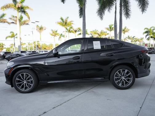 Black Sapphire Metallic 2023 BMW X6 M50i