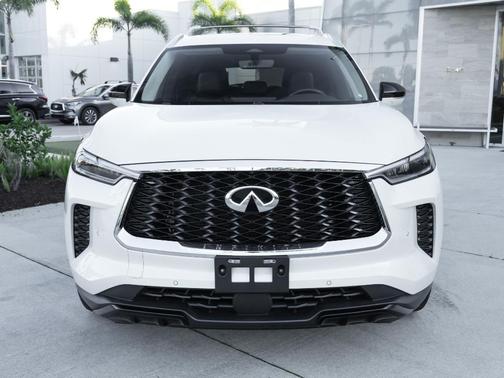 Majestic White 2023 INFINITI QX60 Luxe