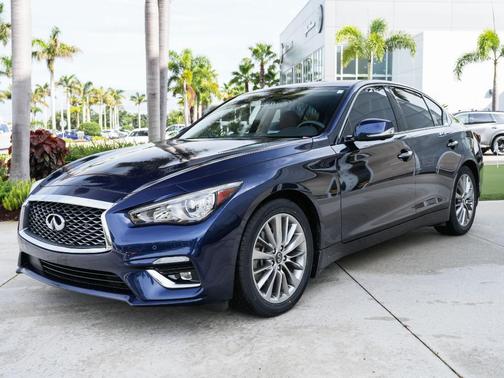 Grand Blue 2023 INFINITI Q50 LUXE
